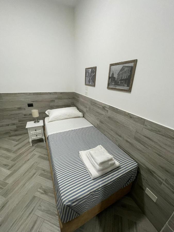 Holiday Rooms Rho Esterno foto