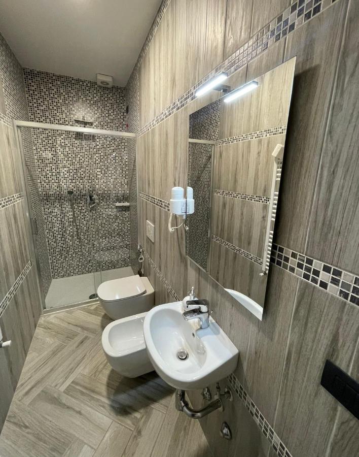 Holiday Rooms Rho Esterno foto