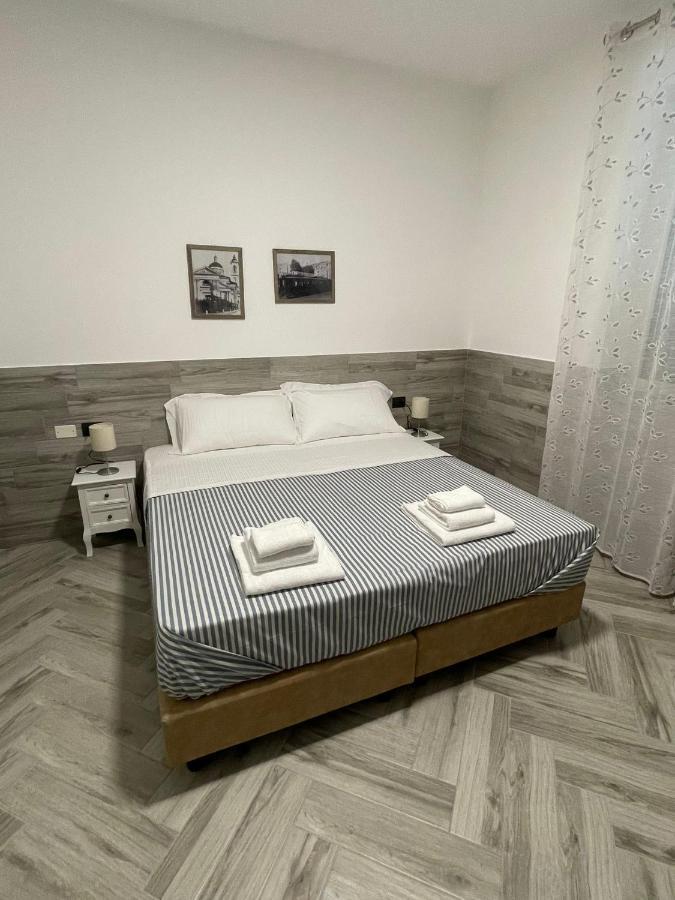 Holiday Rooms Rho Esterno foto
