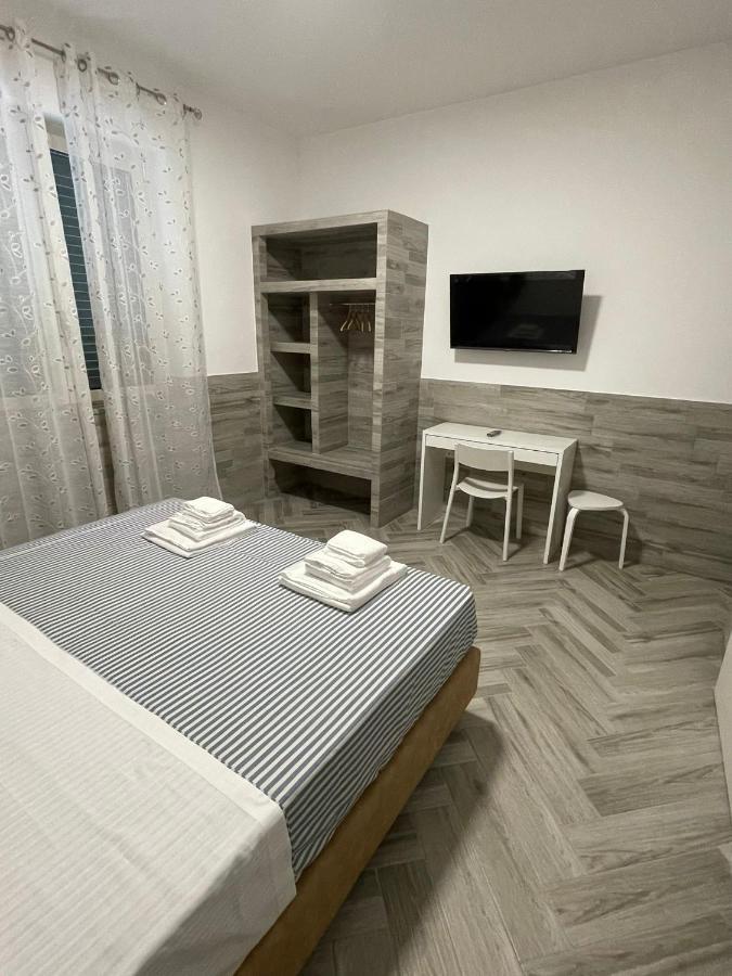 Holiday Rooms Rho Esterno foto